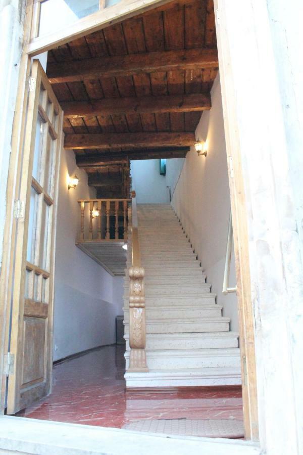 Guesthouse Medea On Pushkini 4 Kutaisi Exterior foto